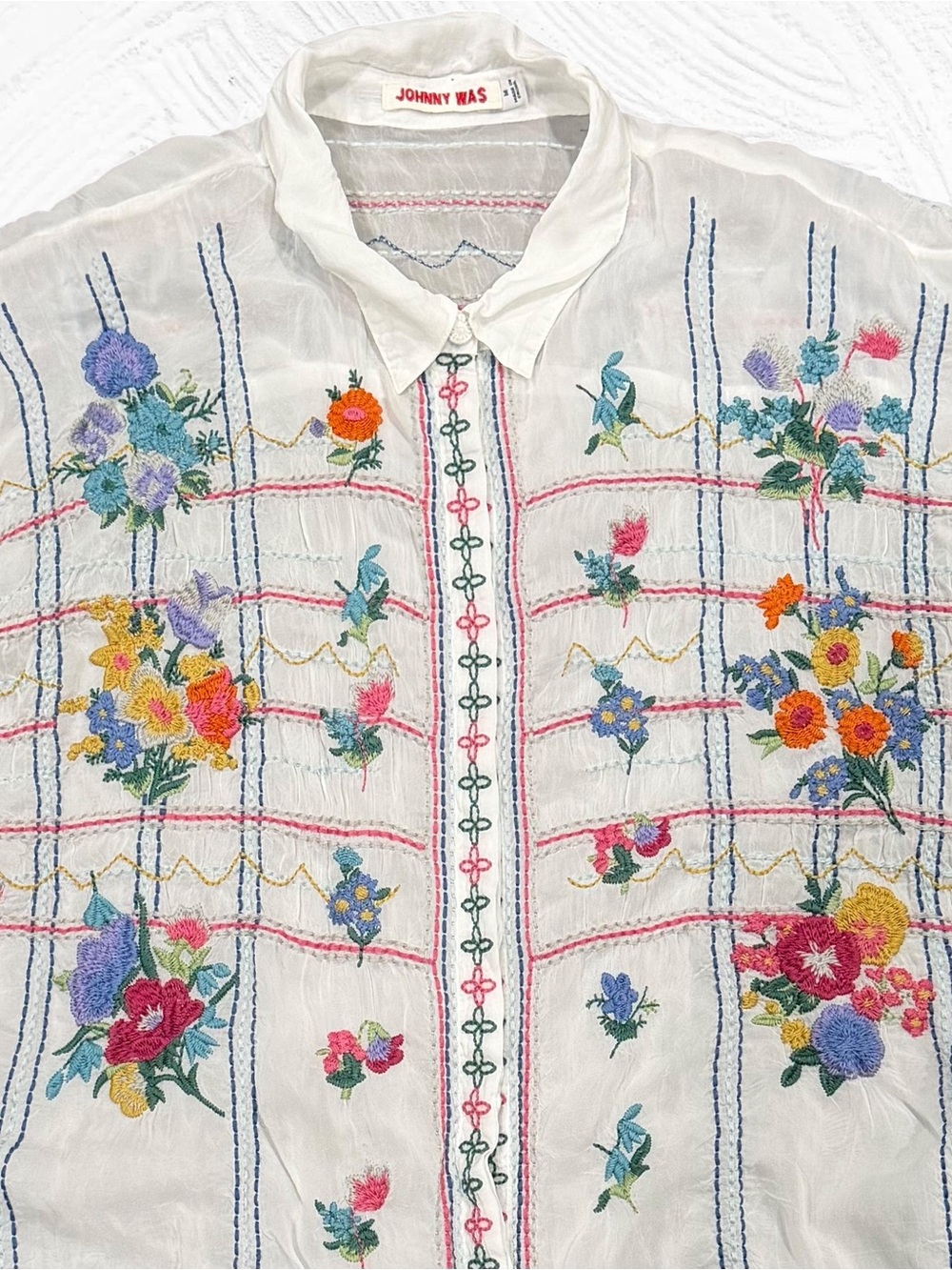 Johnny Was Renn Blouse Medium White Heavy embroidery Floral Long Sleeve Rayon - Picture 2 of 6